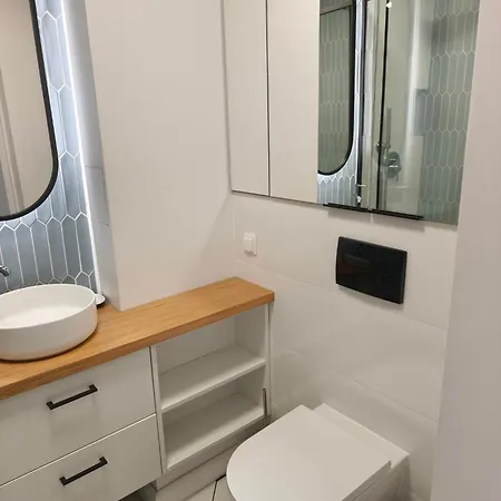 Sleepy3city With Sea View 格丁尼亚